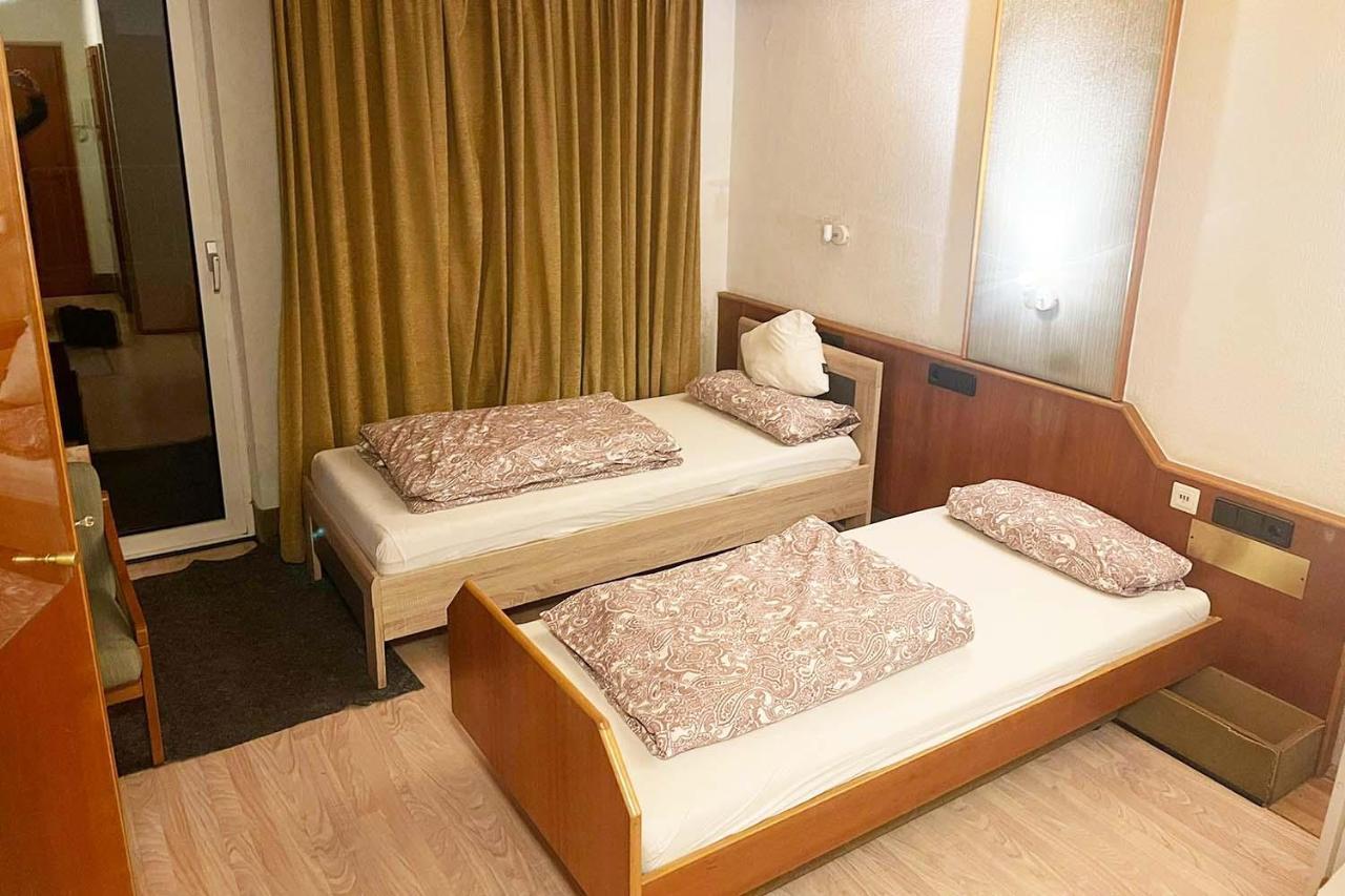 One Room Apartment In Bergisch Gladbach Eksteriør billede